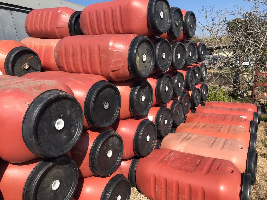 Bidoni-fusti in plastica - Pomili Demolizioni Speciali