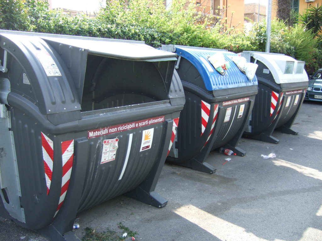 Immondizia Roma - fildil su Flickr