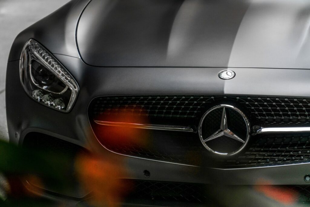 Mercedes - Kevin Bhagat su Unsplash