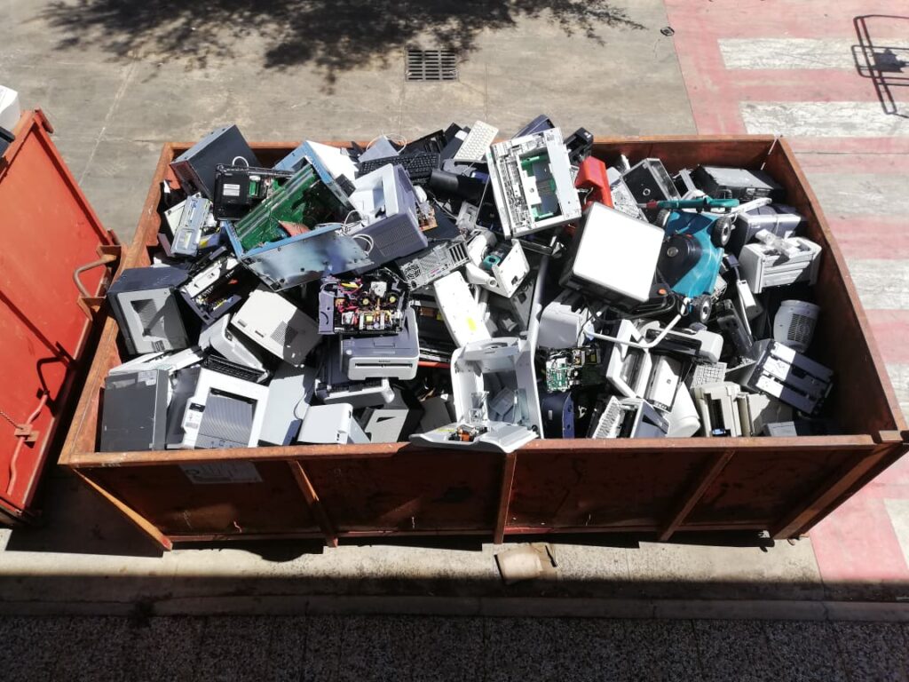 Servizi ambientali | RAEE - Rifiuti di apparecchiature eleetrice ed elettroniche | Pomilids
