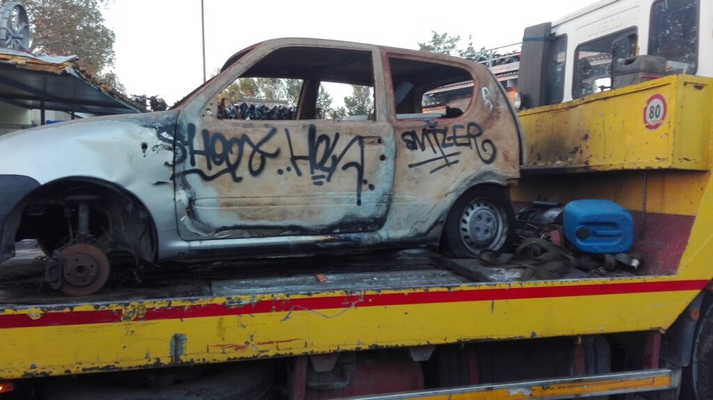 Rimozione auto abbandonate a Roma Capitale | Pomili Demolizioni Speciali srl