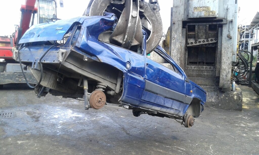 Rottamazione auto | Veicolo Fuori Uso