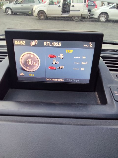 Display navigatore satellitare Pomili