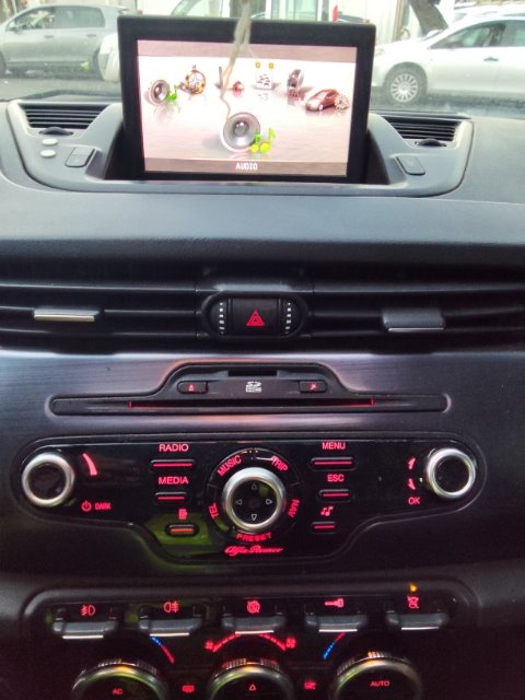 Display navigatore satellitare Pomili