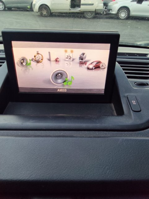 Display navigatore satellitare Pomili